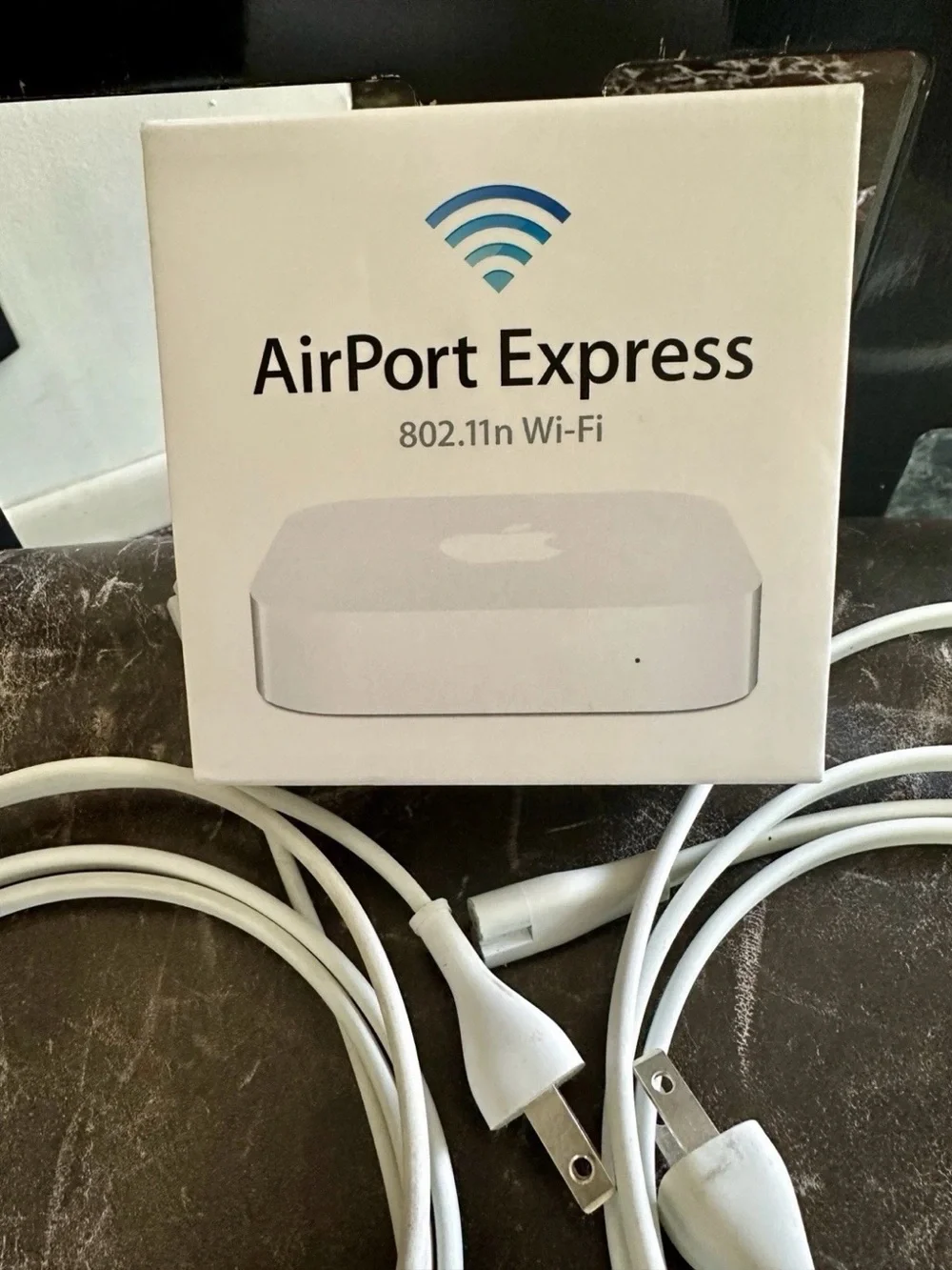 2x Apple AirPort Express 2nd Gen A1392 AirPlay 2 Wireless Router Box Cords used
